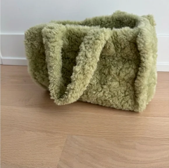 Urban Outfitters Green Fuzzy Tote Bag - Picture 2 of 12